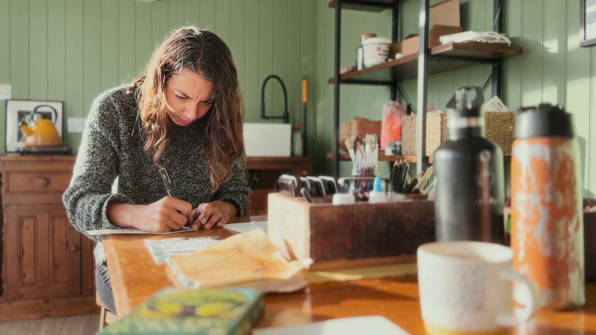 A short film of The Imperfect Circle studio in Screveton: the hedge, the table, people drawing
